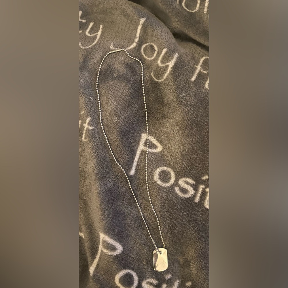 EUC Silver Necklace with Pendant